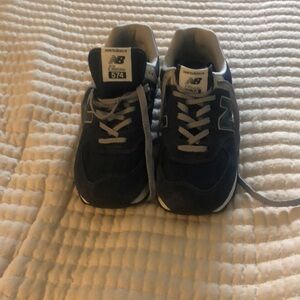 574 New Balance 101/2 women’s tennis Shoe. Blue/grey.